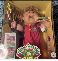vintage Cabbage Patch Kids Snacktime Kid doll. 
