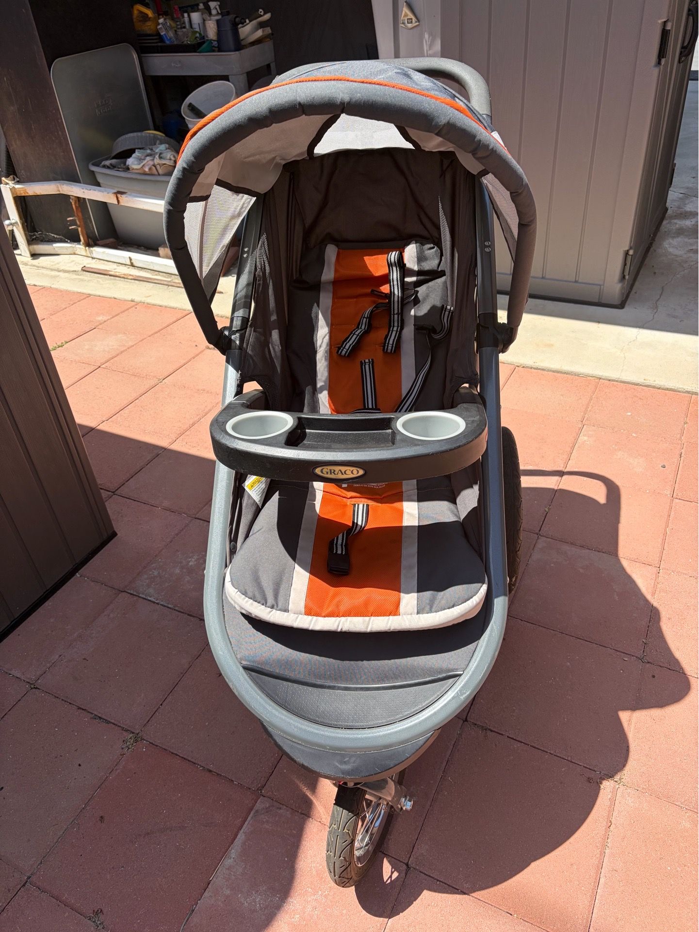 Jogger stroller