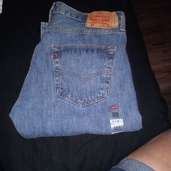 New Levi's 36 X 32