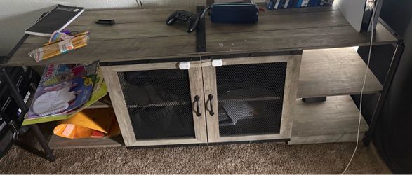 Free tv stand
