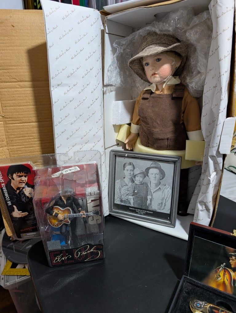 Elvis Memorilia