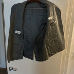 42R Alfani Gray 3 Button Suit 