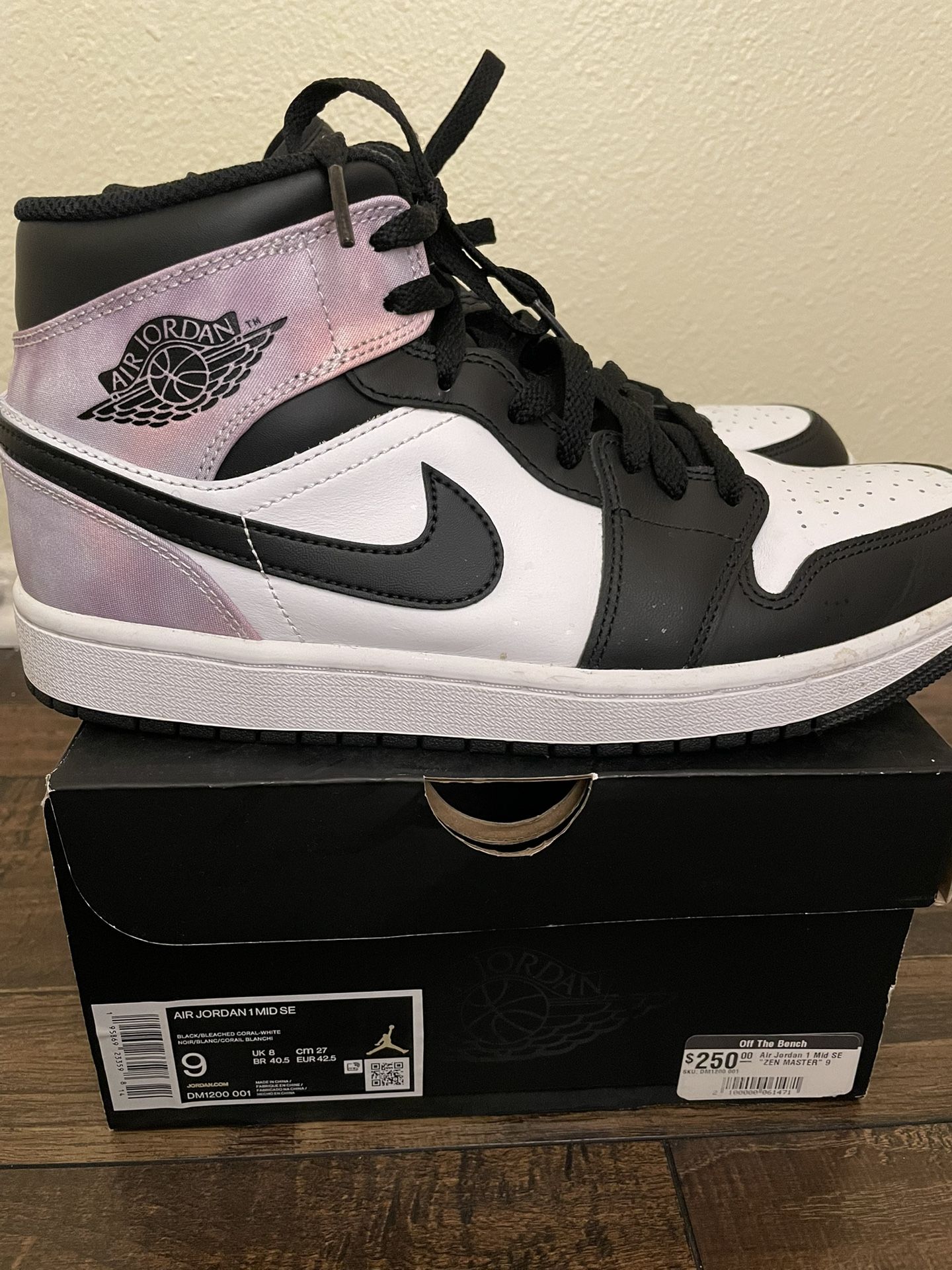 Men’s air Jordan’s mid se size 9