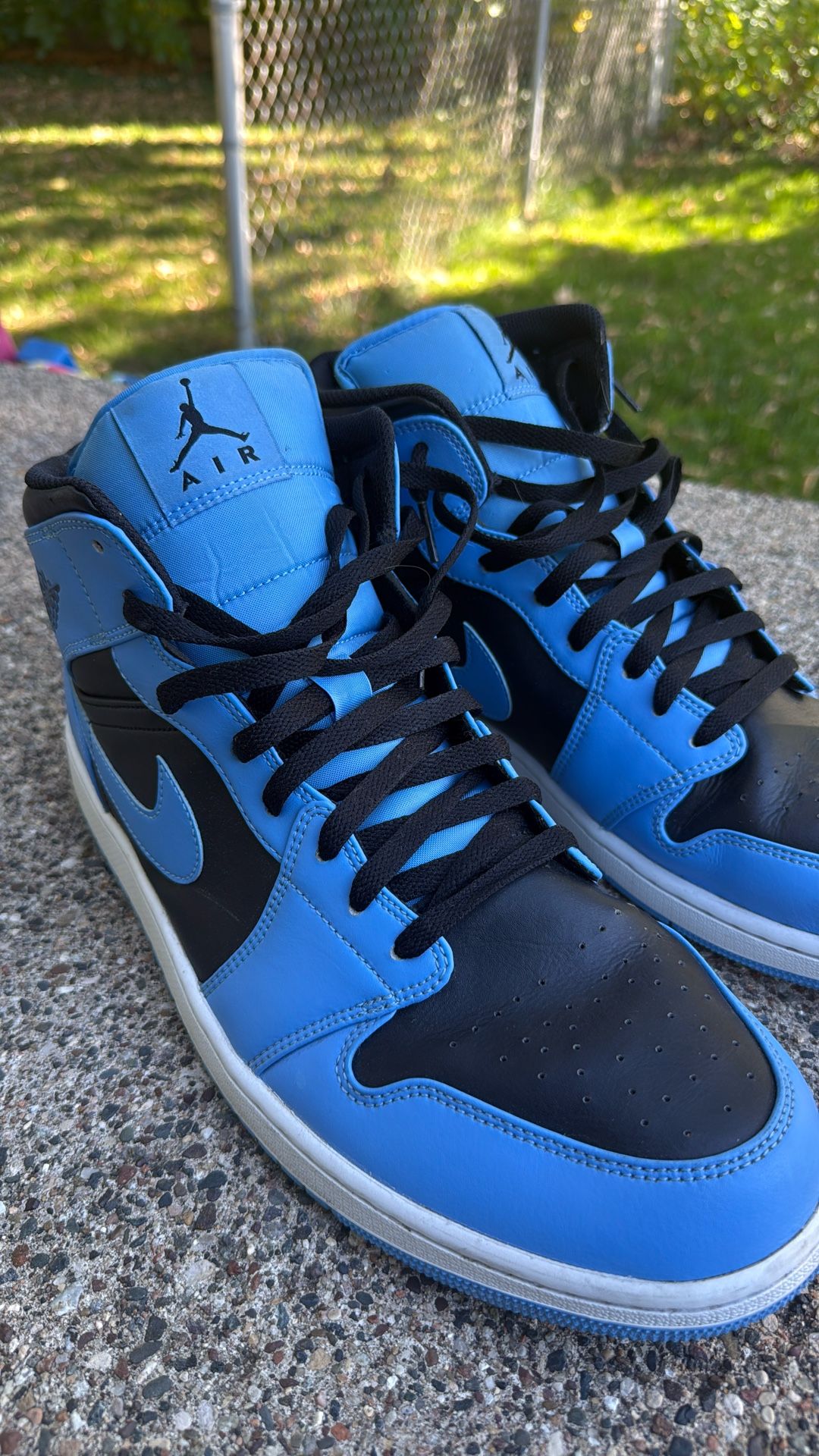 Jordan 1 University blue black