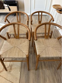 4 dining chairs - great condition