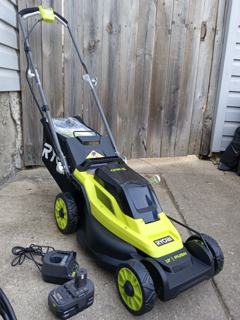 Like-New Ryobi ONE+ 18 Volt 13" Inch Cordless Battery Push Lawnmower Kit 