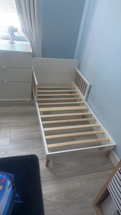 White toddler bed