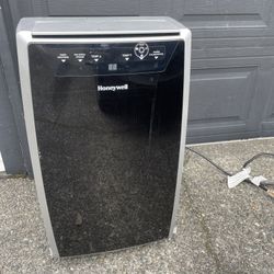 Honeywell 14000 BTU Portable Air Conditioner 