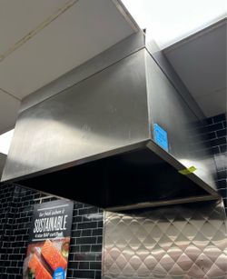 48x48 Commercial Kitchen Steam Exhaust Hood – Winn Dixie – Excellent Condition Price: Asking $400 firm with free local delivery included Descriptio