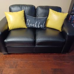 Almost Perfect Living Room Set 