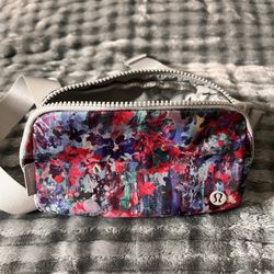 Lululemon Everywhere Belt Bag 