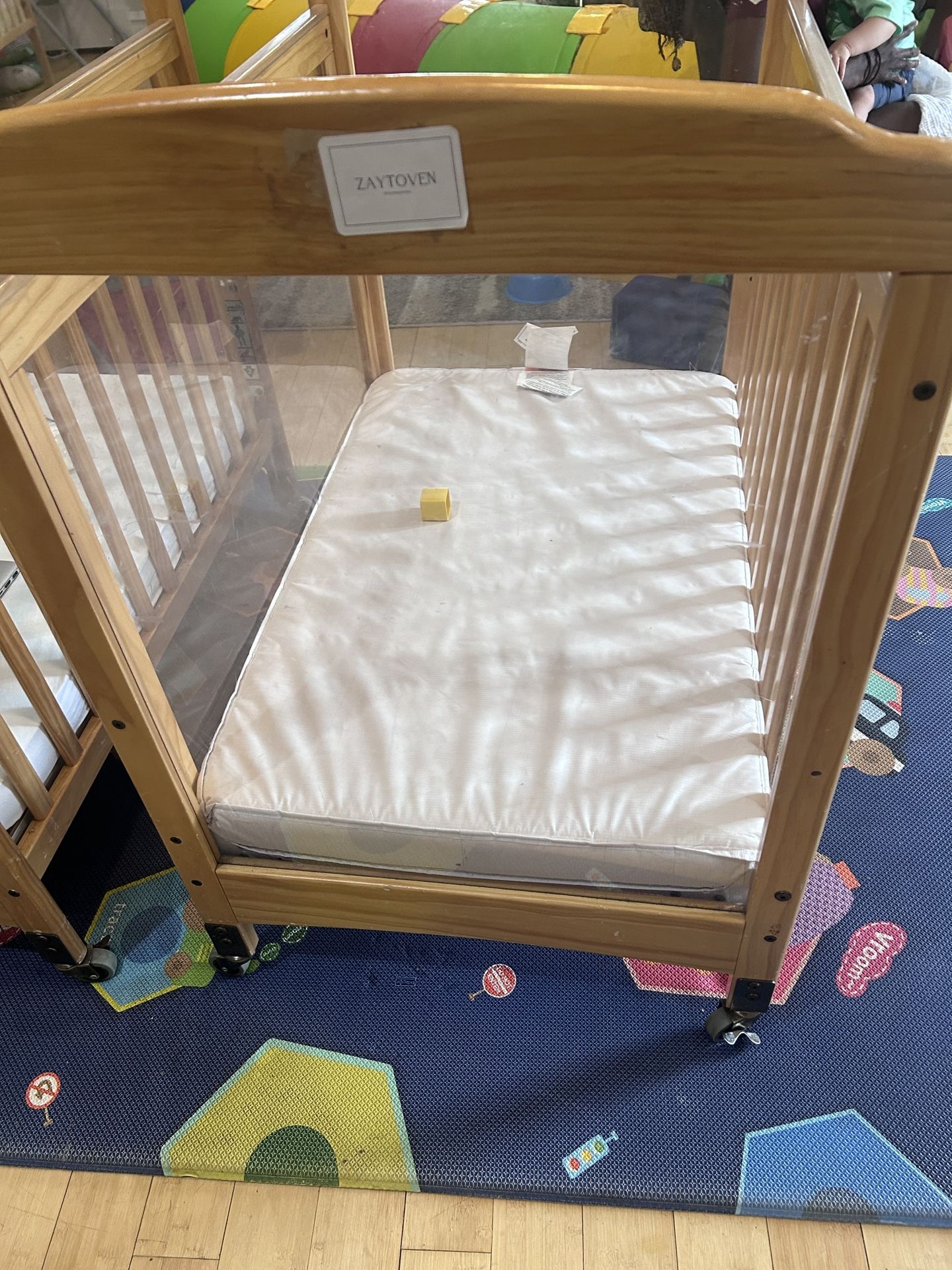 Mini Cribs Excellent Condition
