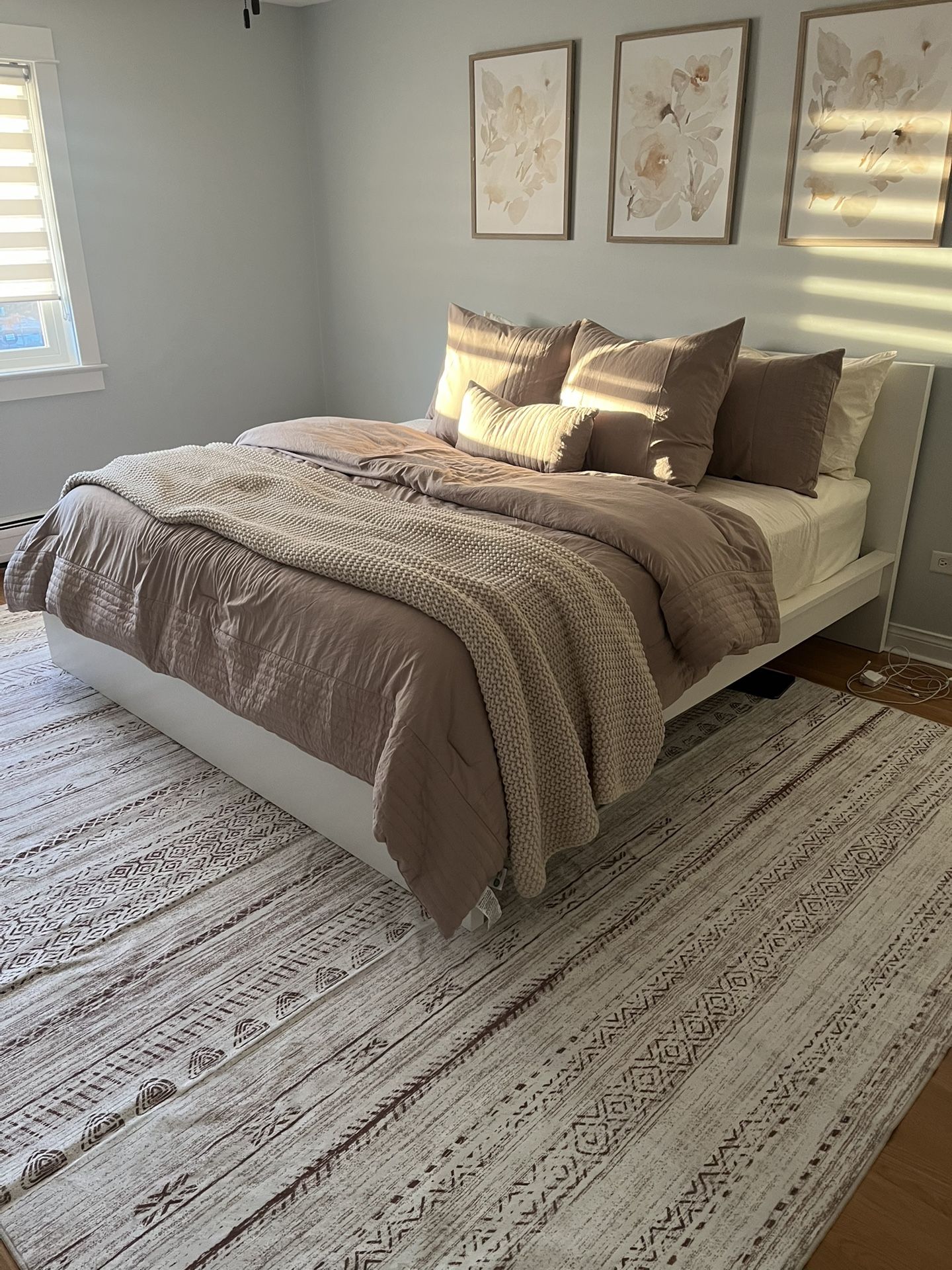 King Size Bed Frame And Mattress.