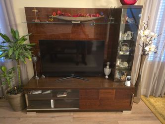 Tv shelf with matching coffee table.