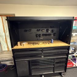 Husky Tool Box w/ Hutch 