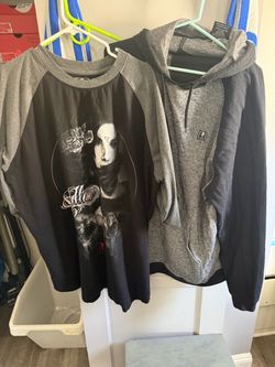 size XXL and quarter sleeve T-shirt Sullen light sweater XXXL and quarter sleeve T-shirt size XXL