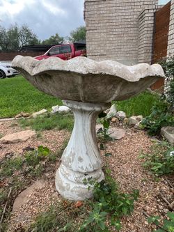 Concrete Water fountain/ bird feeder / pot