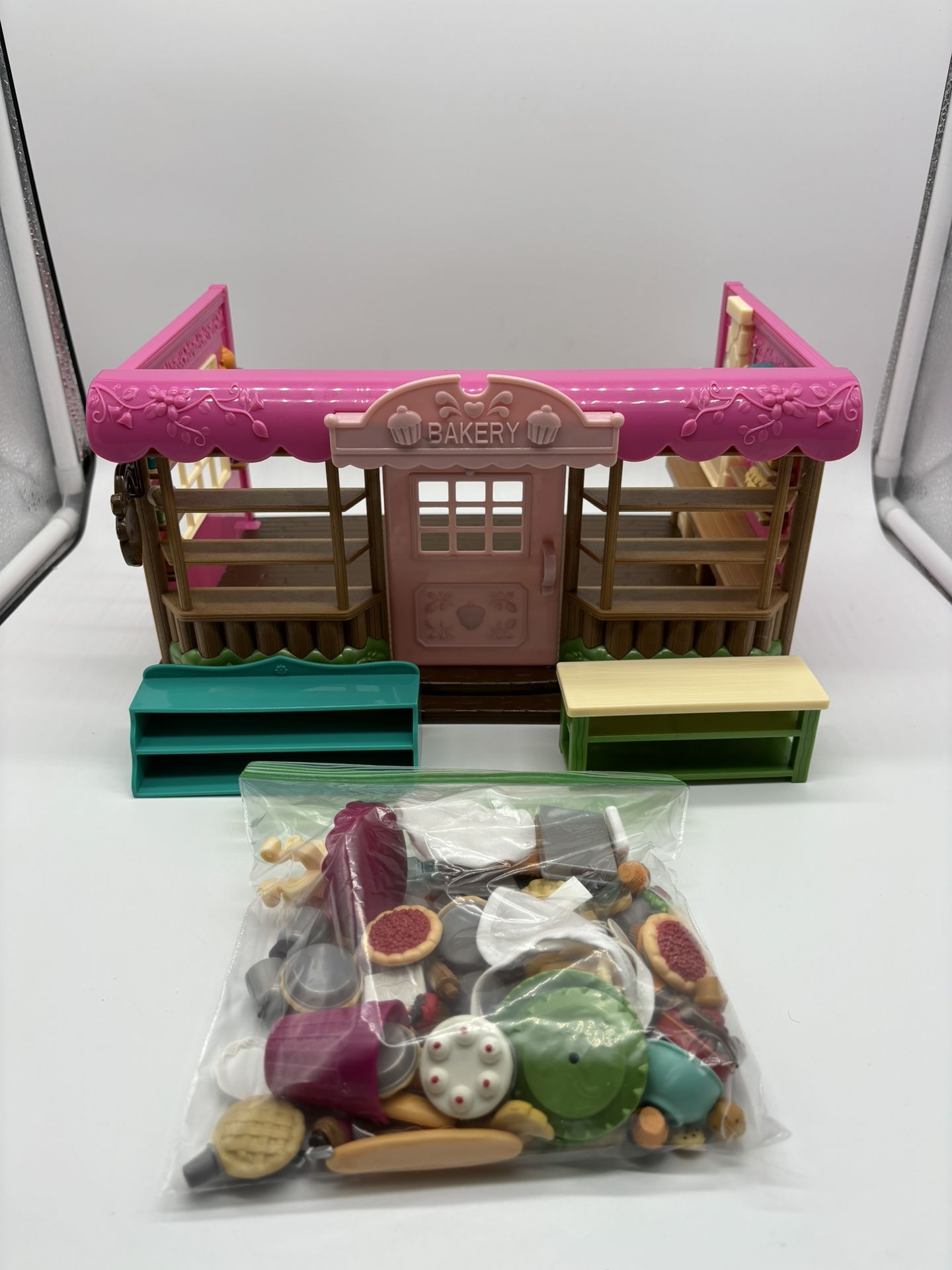 Li’l Woodzeez Tickle Your Tastebuds Bakery Playset Plus Accessories