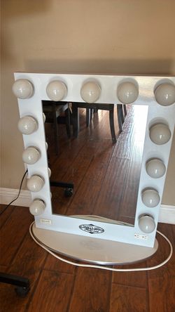 Hollywood Vanity Mirror with Lights