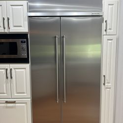 Kitchen aid Refrigerator 