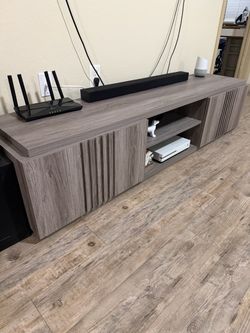 TV STAND  65”