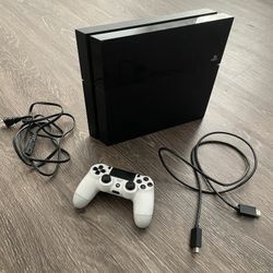 PlayStation 4 all accessories included 