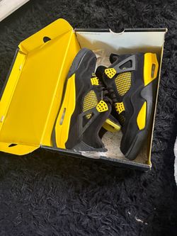 Air Jordan 4 Retro 'Thunder' 2023