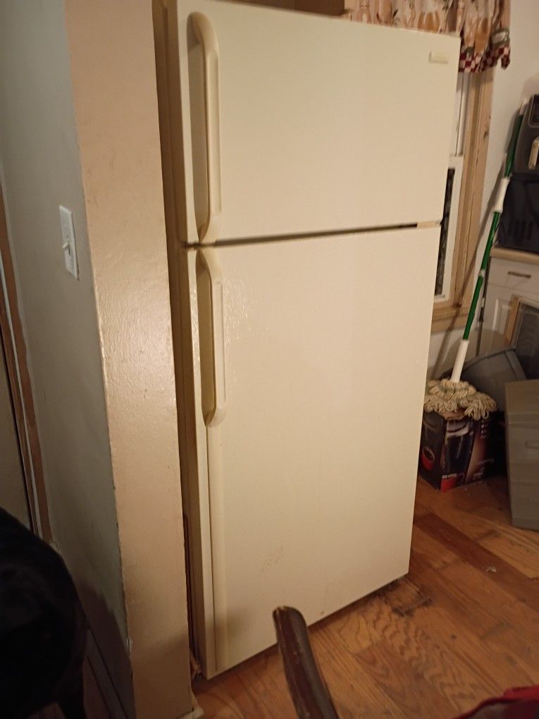 Refrigerator