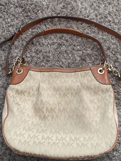 Micheal Kors Purse