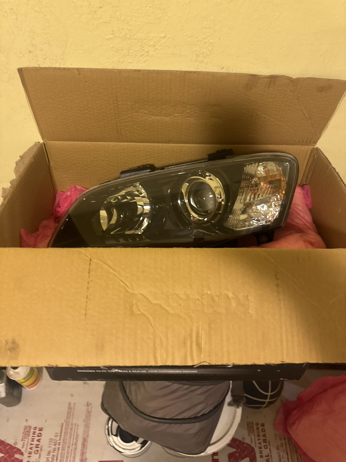 Pontiac G8 Stock Headlights