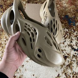 Adidas Yeezy Foam Runner Clay Taupe 