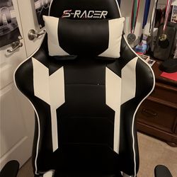 Gaming chair