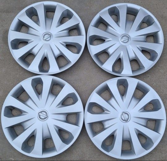 Nissan Versa Hubcaps 15" Inch