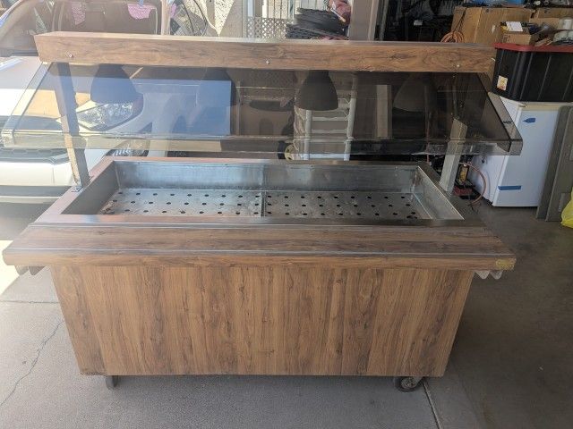 Rolling Salad Bar with Sneeze Guard and Lights