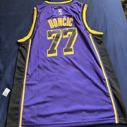 Los Angeles Lakers Size M ,L, 