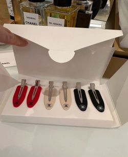 Chanel Beaute Hair Clips