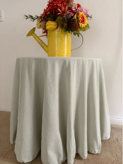 Round table w/shelves
