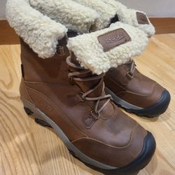 KEEN Women's Betty Boot Short Waterprof Insulated Ankle SIZE 9.5 BROWN 