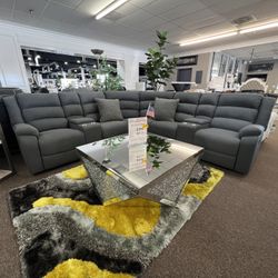 Recliner Sectional 🎉🎉🎉