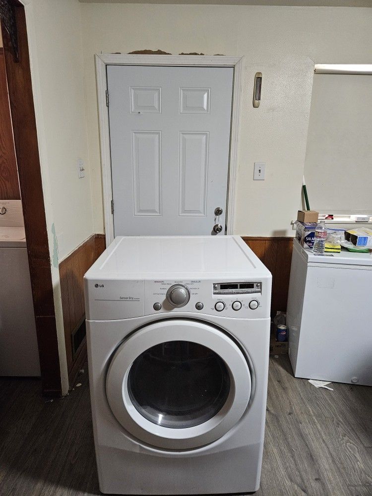 LG ELECTRIC DRYER XL CAPACITY GOOD WORKING CONDITION HEAVY DUTY DELIVERY AVAILABLE WE DO REPAIRS