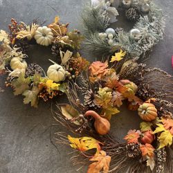 Holiday Wreaths with Bag