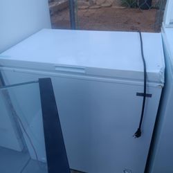 CHEST FREEZER