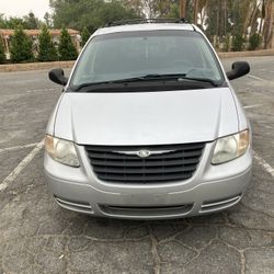 2005 Chrysler Town & Country