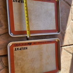 13x18 inch, lot of 2 baking pans and Demarle Silpat silicone sheet mat, made in france