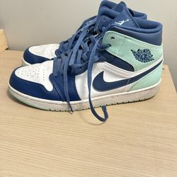 Men’s Nike Jordan 1 Mids Sz 12