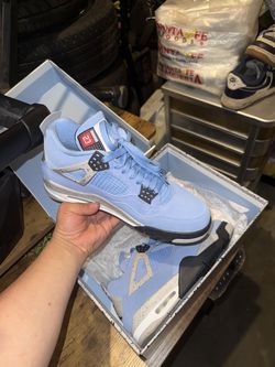 university 4's size 10