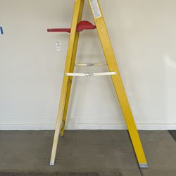 6 FT  WERNER LADDER