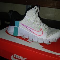Size 9 Women's Nike Shoe