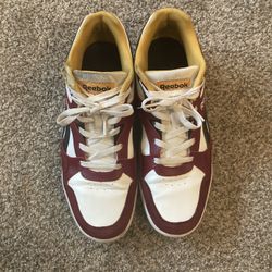 Men's Reebok Mild High Top Sneakers (Size 10)