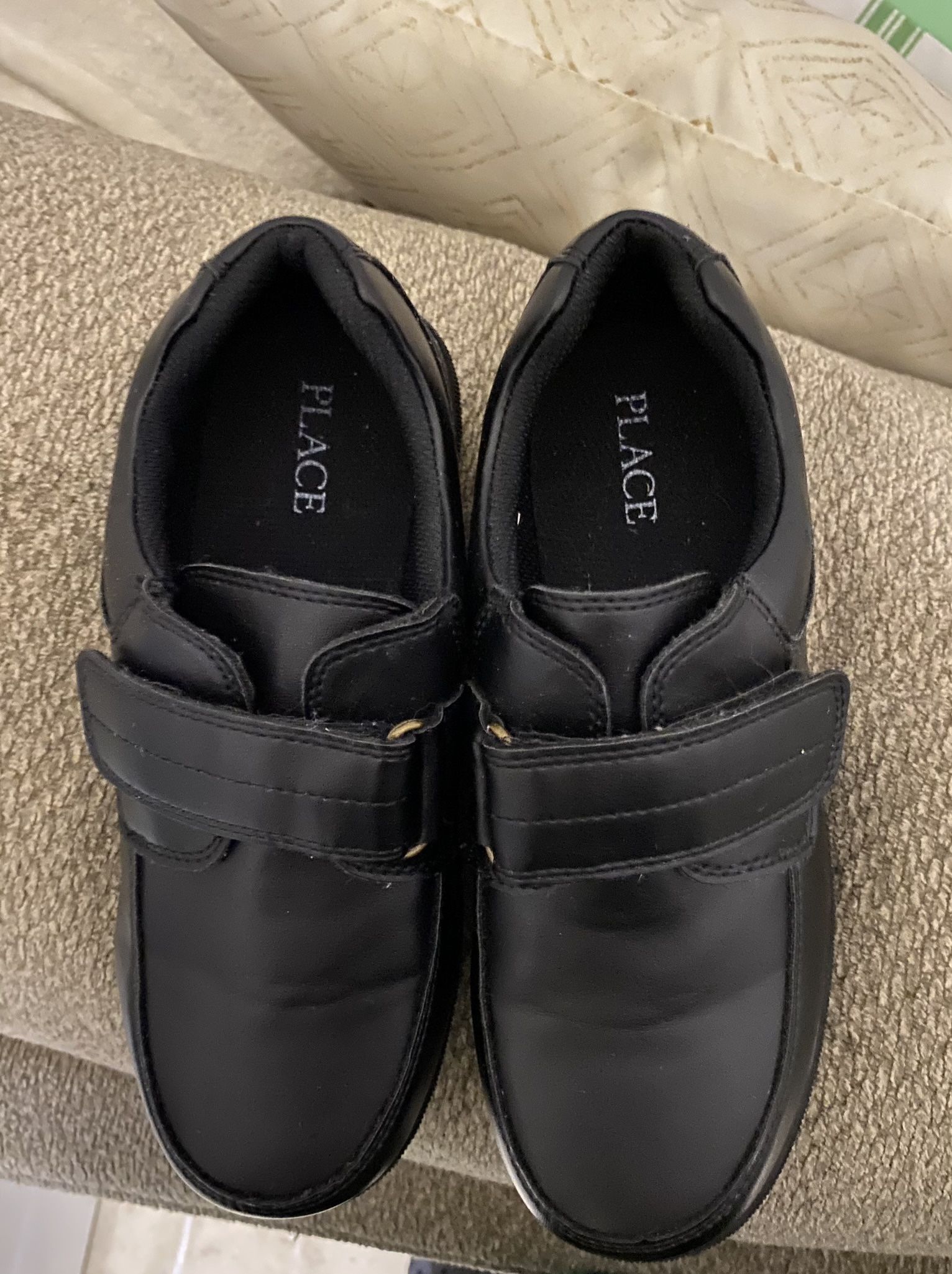 New Velcro Boys / Kids Black Dress or Uniform Shoes. Youth size 4
